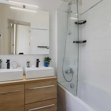 Exceptional - 2br 4p- Notre-dame Cathedral Apartment Paris